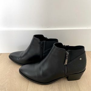 New Simply Vera Vera Wang black ankle boots